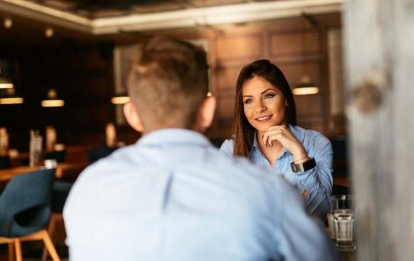 4 Signes Pour Savoir Si On Plait A Un Homme Le Monde De Jadot